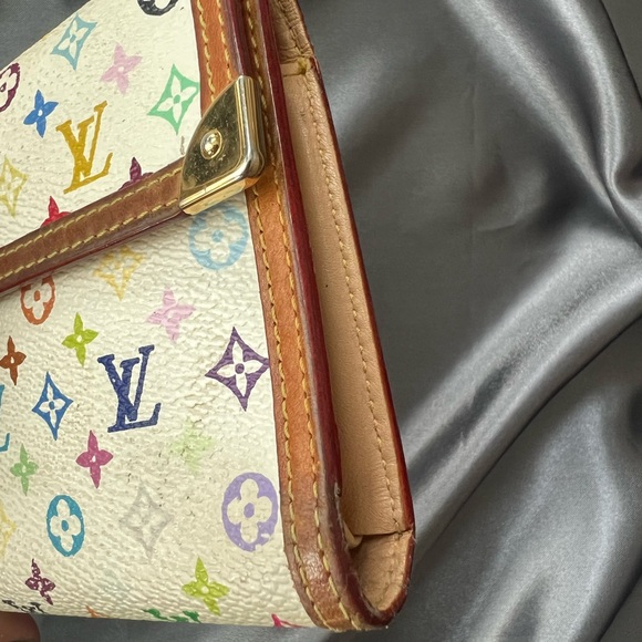 Louis Vuitton Wallet - Picture 8 of 12